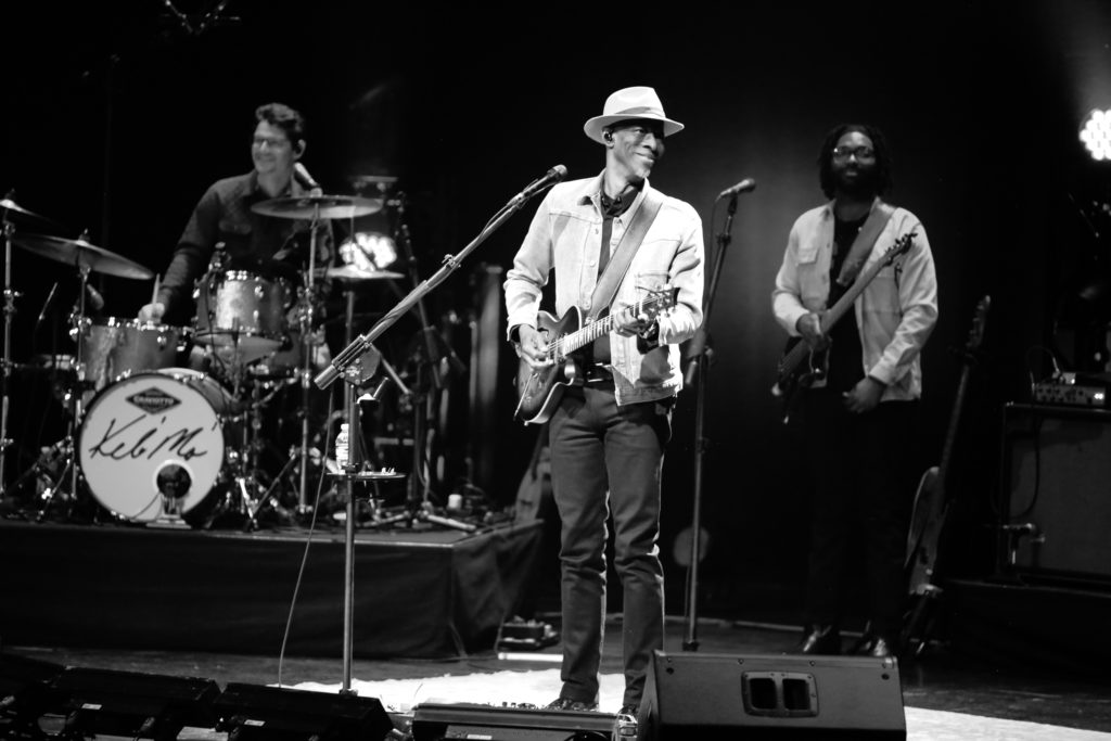 Keb Mo performs at the Knight theater in Charlotte NC. photography by Light Shifter Studios